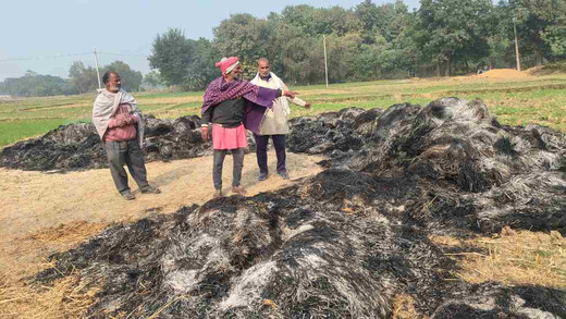 गरीब किसान के खलिहान में आगजनी, सैकड़ों मन धान जलकर राख