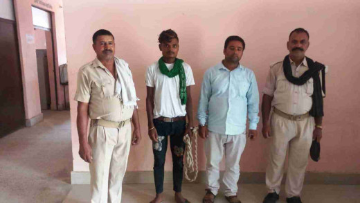 अवैध शराब के दो धंधेबाज पकड़ाए 