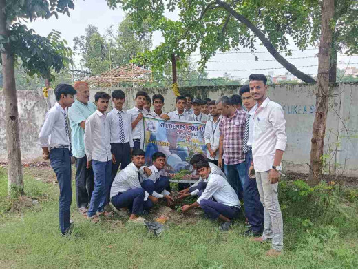 अभाविप के स्थापना दिवस के पखवाड़े पर वृक्षारोपण