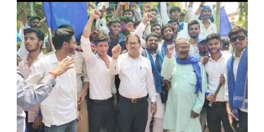 बाबा साहब अंबेडकर की जयंती पर निकला भव्य जुलूस, कार्यकर्ताओं ने दी श्रद्धांजलि