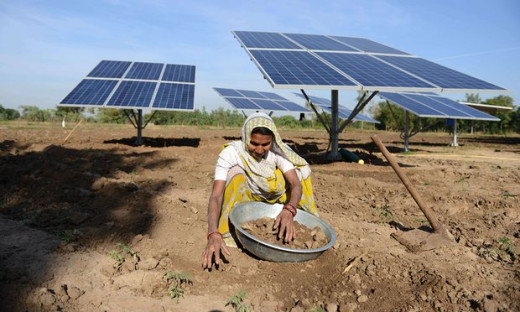 डीसेंट्रालाइज्ड सोलर बढ़ा सकता है किसानों की आय, कर सकता है भारत की जलवायु लक्ष्यों को पूरा करने में मदद