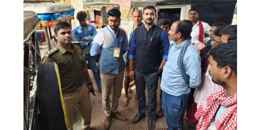 नाबालिग ई रिक्शा और ऑटो चालकों पर हुई कार्यवाही