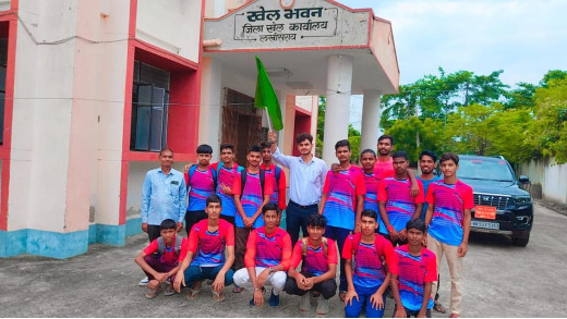 लखीसराय फुटबॉल टीम राज्य स्तरीय प्रतियोगिता में भाग लेने बेगूसराय रवाना