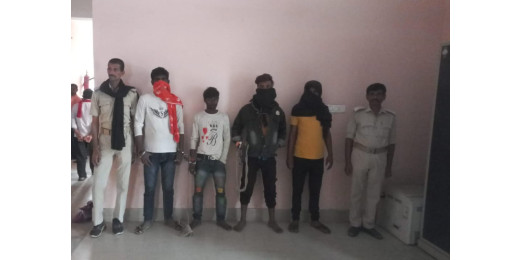 शराब तस्कर समेत चार शराबी गिरफ्तार