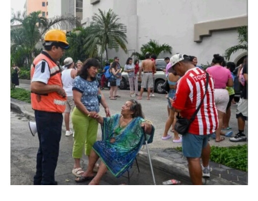 भूकंप से दहशत, प्रेस कॉन्फ्रेंस के बीच राष्ट्रपति को छोड़ना पड़ा मंच
