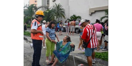 भूकंप से दहशत, प्रेस कॉन्फ्रेंस के बीच राष्ट्रपति को छोड़ना पड़ा मंच