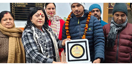 एनआईसी स्पीच प्रतियोगिता में एलएनटी के छात्र की उपलब्धि, प्राचार्य ने किया सम्मानित