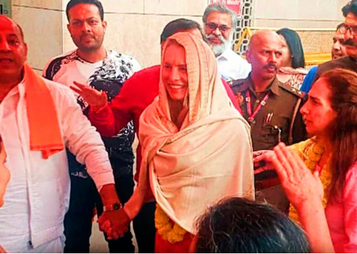 स्टीव जॉब्स की पत्नी लॉरेन बनीं कमला, कुंभ में रहकर जानेंगी सनातन परंपरा