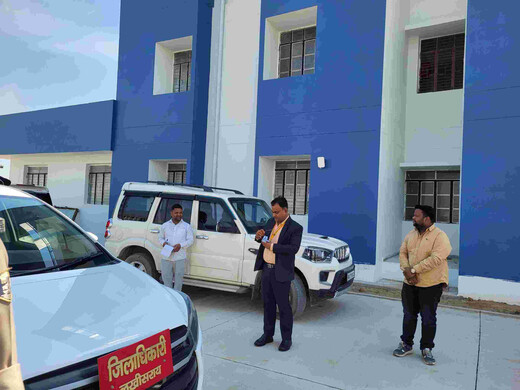 शिवसोना में निर्माणाधीन आवासीय विद्यालय का डीएम ने किया निरीक्षण, कार्य में तेजी लाने के निर्देश