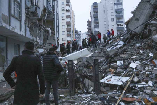 भूकंप से फिर कांपा तुर्किये, अब तक 4,300 से ज्यादा मौतें 