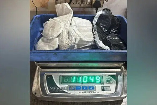 सूरत एयरपोर्ट पर सबसे बड़ी गोल्ड स्मगलिंग का भंडाफोड़, 28 किलो सोने का पेस्ट जब्त