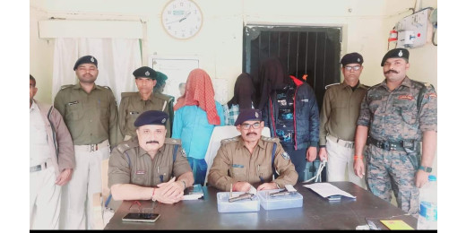 सोशल मीडिया पर हथियार लहराना पड़ा महंगा, 3 गिरफ्तार