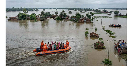 बाढ़ की चपेट में यूपी के 35 जिले, गंगा-यमुना के बढ़ते जलस्तर से बढ़ी चिंता