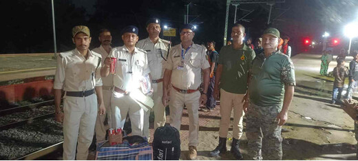 रेलवे और उत्पाद विभाग की संयुक्त कार्रवाई, किऊल जंक्शन पर 43.5 लीटर शराब जब्त