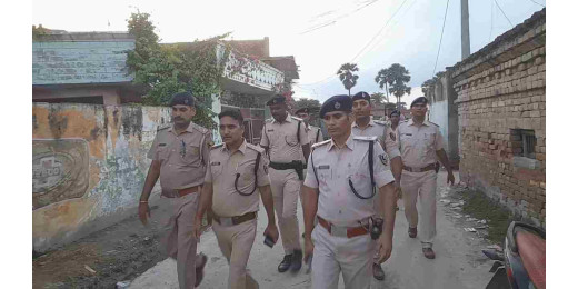 मुहर्रम को लेकर पुलिस ने निकाला फ्लैग मार्च