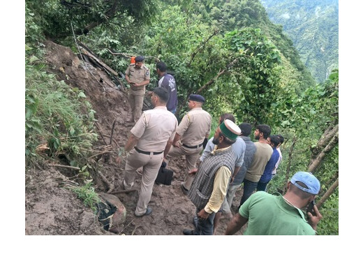 हिमाचल प्रदेश के निहरी में लैंडस्लाइड से तीन की मौत, दो लोगों का रेस्क्यू