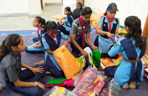 बाढ़ राहत में स्काउट गाइड ने निभाई महत्वपूर्ण भूमिका, सामग्री वितरण में किया सहयोग