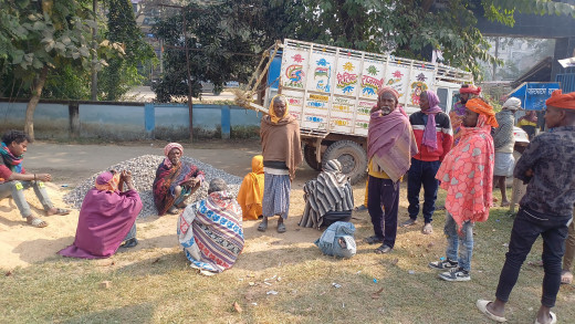 अलाव तापने के दौरान आग की चपेट में आने से वृद्ध की मौत