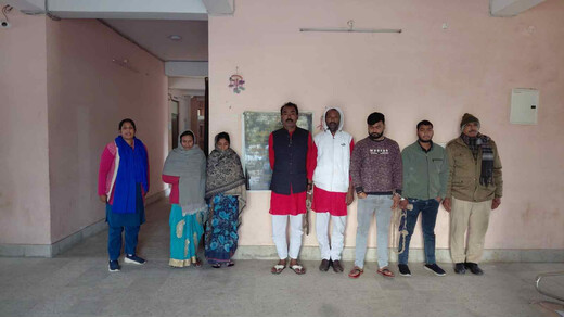 शराबबंदी के बाद भी नहीं थम रही तस्करी, शराब के साथ दो महिलाएं गिरफ्तार