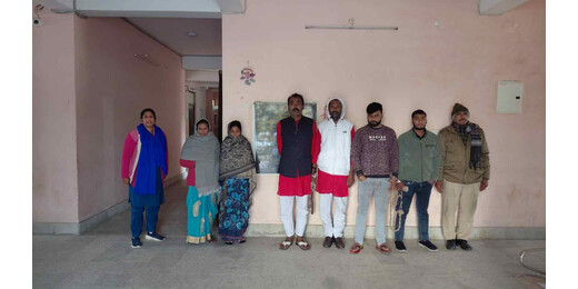 शराबबंदी के बाद भी नहीं थम रही तस्करी, शराब के साथ दो महिलाएं गिरफ्तार