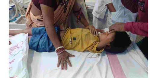 खेलने के दौरान छत से गिरकर बच्चा हुआ जख्मी