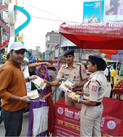 अग्निशमन दल ने ग्रामीण एवं शहरी क्षेत्रों के साथ प्रतिष्ठानों में भी चलाया जागरूकता अभियान 