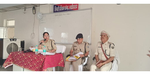 प्रशिक्षु सिपाहियों के प्रशिक्षण का निरीक्षण, बेहतर पुलिस सेवा का दिया संदेश