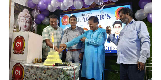 'पढ़ना है मुझे पढ़ना है' : शिक्षक दिवस पर कठपुतली कला के जरिए दिया गया शिक्षा और संस्कारों का मंत्र