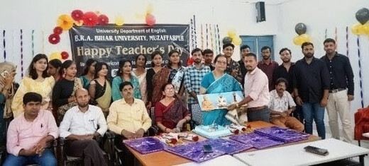 बीआरएबीयू के अंग्रेजी विभाग में गुरु-शिष्य परंपरा का दिखा उल्लास, शिक्षकों को किया गया सम्मानित