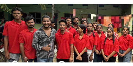 सहयोग सुपरस्टार टीम ने 200 गरीब और भूखे लोगों को खिलाया खाना