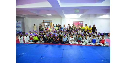 खेलो इंडिया यूथ गेम्स 2025 की मशाल यात्रा का स्वागत, बच्चों में उमंग और उत्साह