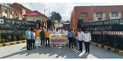 अल्मोड़ा में लखीसराय के किसानों की पाठशाला