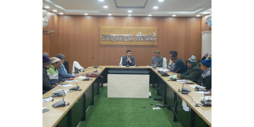 जिलाधिकारी की अध्यक्षता में खेल मैदान निर्माण की प्रगति पर हुई समीक्षात्मक बैठक