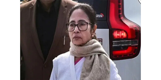 बंगाल में सियासी संग्राम : सड़क पर ममता का शक्ति प्रदर्शन, हंगामे के बीच जज ने छोड़ी सुनवाई