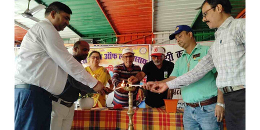 उज्जवल दृष्टि अभियान के तहत बच्चों की आंख जांच और स्वास्थ्य जागरूकता कार्यक्रम आयोजित