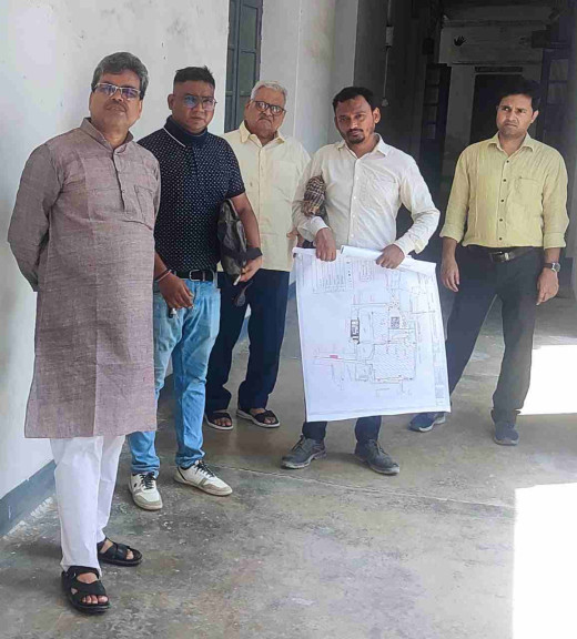 लंगट सिंह कॉलेज में चल रहे कार्यों का प्राचार्य प्रो. ओमप्रकाश राय ने निरीक्षण कर दिए निर्देश