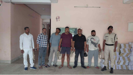 लखीसराय में मद्य निषेध थाना की छापेमारी, विदेशी शराब बरामद