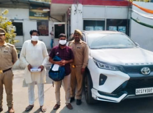 नोएडा में सड़क पर कहासुनी बनी खूनखराबे की वजह, फॉर्च्यूनर सवार युवकों ने ट्रक चालक को मारी गोली