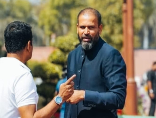 हिंसा के बीच नदारद यूसुफ पठान, सोशल मीडिया पर चाय की चुस्की लेते हुए तस्वीर ने बढ़ाया विवाद