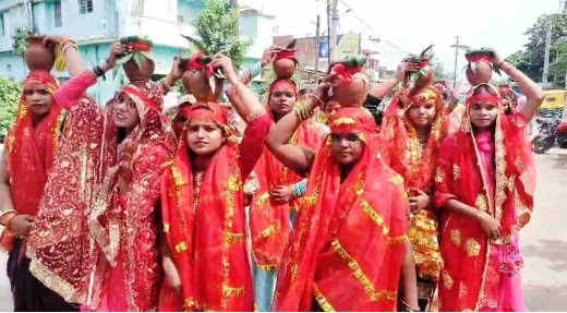 बड़हिया से निकली कलश शोभा यात्रा, अशोकधाम में किया जलाभिषेक
