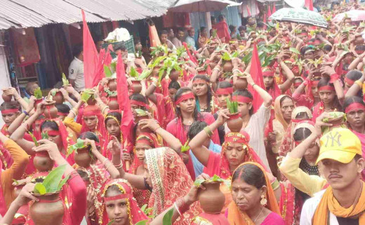 गुरु पूर्णिमा के अवसर पर निकाली गई कलश शोभा यात्रा 