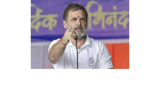 राहुल गांधी का हमला : मोदी जी ये 5 करोड़ किसकी सेफ से निकला है